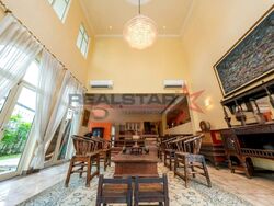 Turf Club Road (D11), Detached #480719411